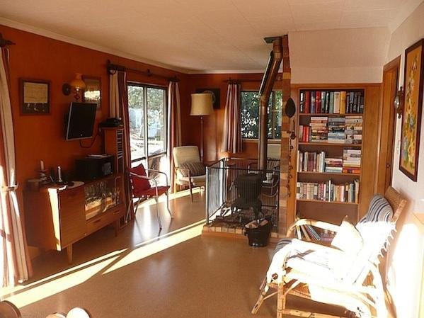 Cute Cottage - Cooks Beach Bach Bagian luar foto