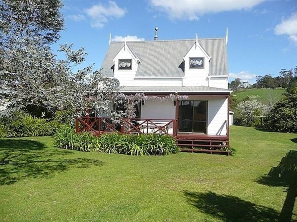 Cute Cottage - Cooks Beach Bach Bagian luar foto